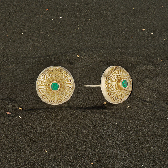 Knappen Round Earrings in 18k Gold